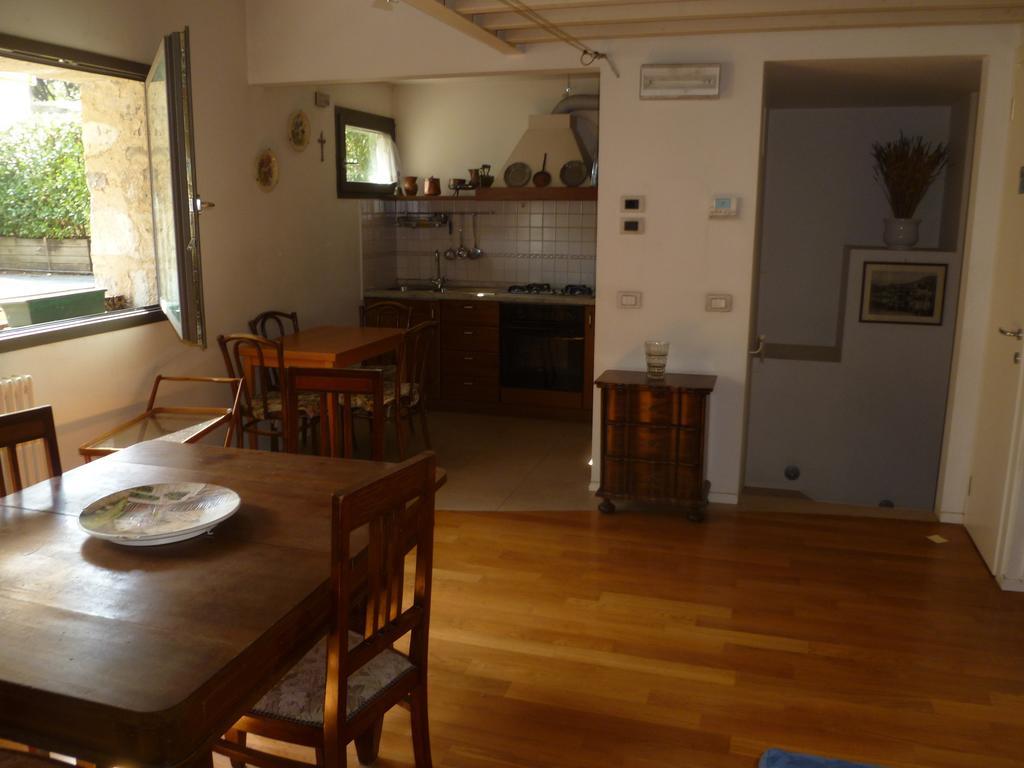 Nido Del Tadini Villa Lovere Room photo